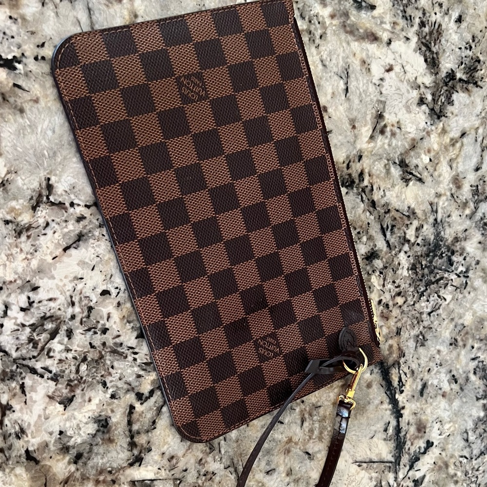 💯 Authentic NEW Neverfull GM - pouch 🌟